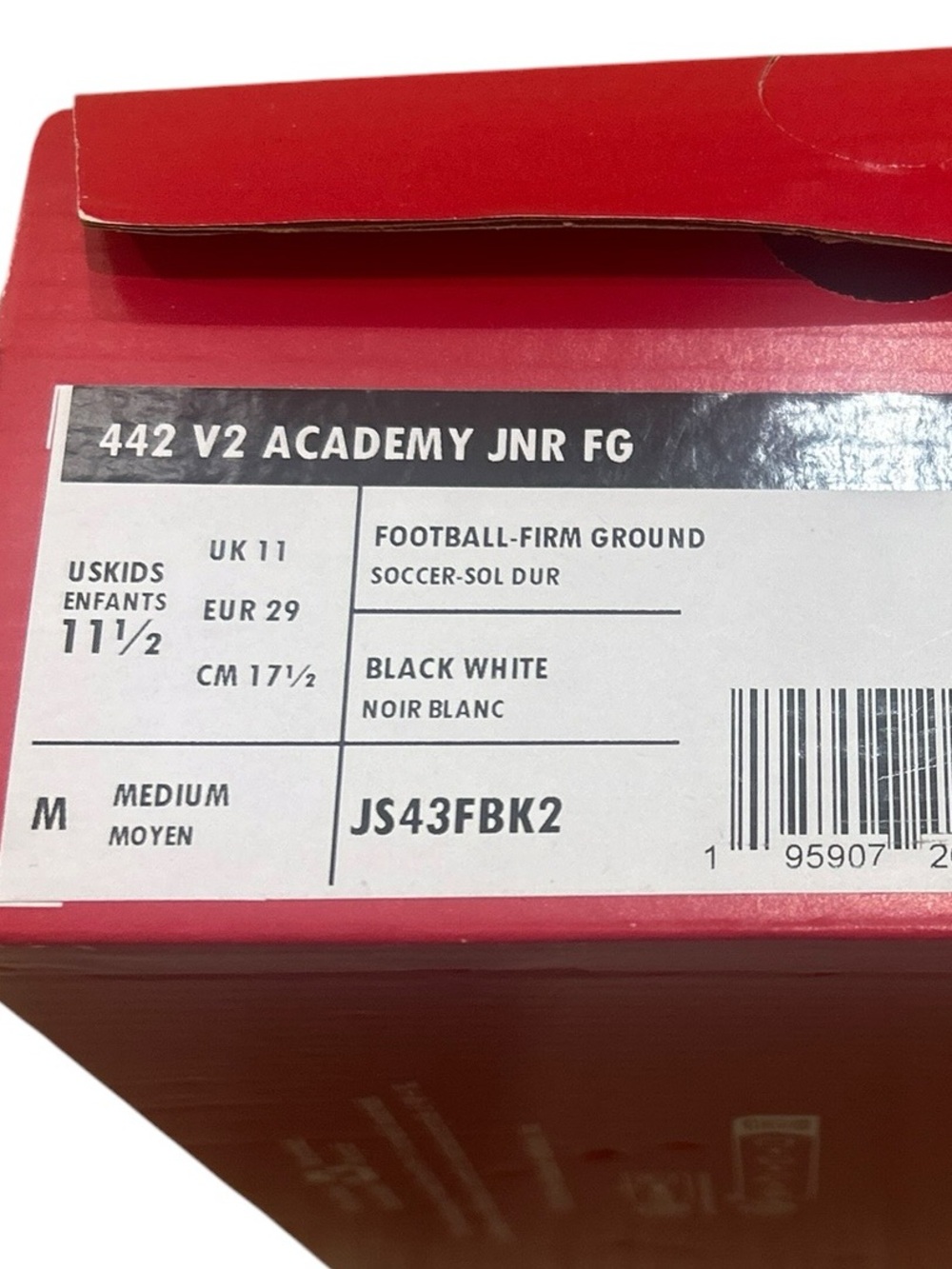 NWT New Balance Kids Black soccer cleats Sneakers White 'N' Accent medium/11.5 - Picture 9 of 10